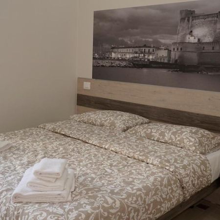 Donna Vicenza Bed & Breakfast Napoli Bagian luar foto
