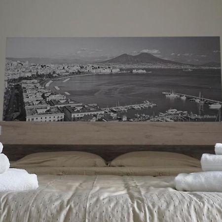 Donna Vicenza Bed & Breakfast Napoli Bagian luar foto