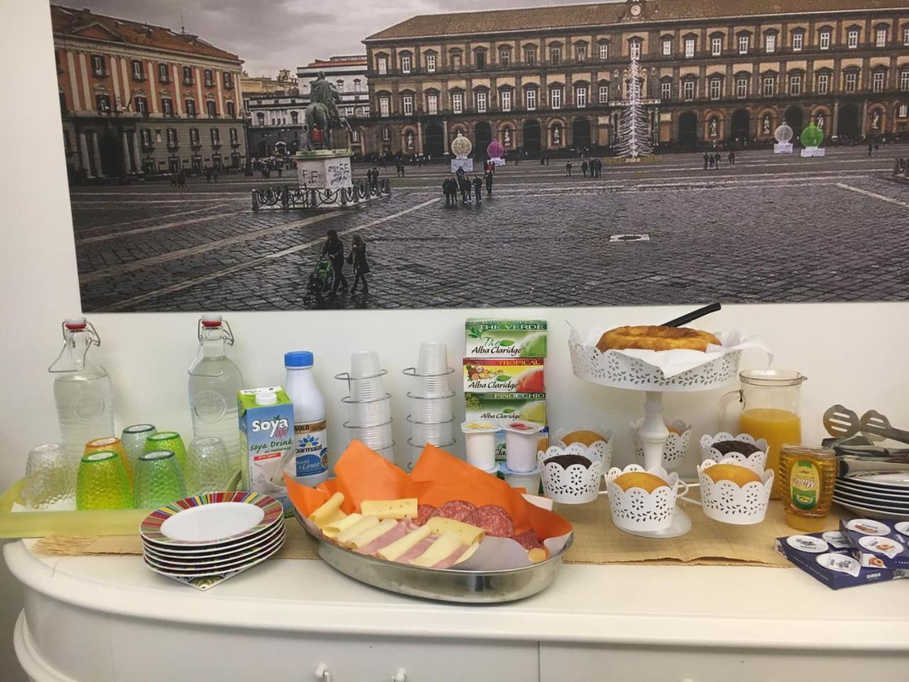Donna Vicenza Bed & Breakfast Napoli Bagian luar foto