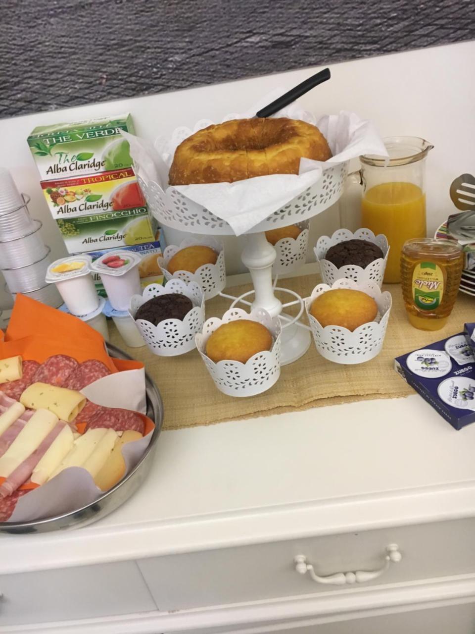 Donna Vicenza Bed & Breakfast Napoli Bagian luar foto