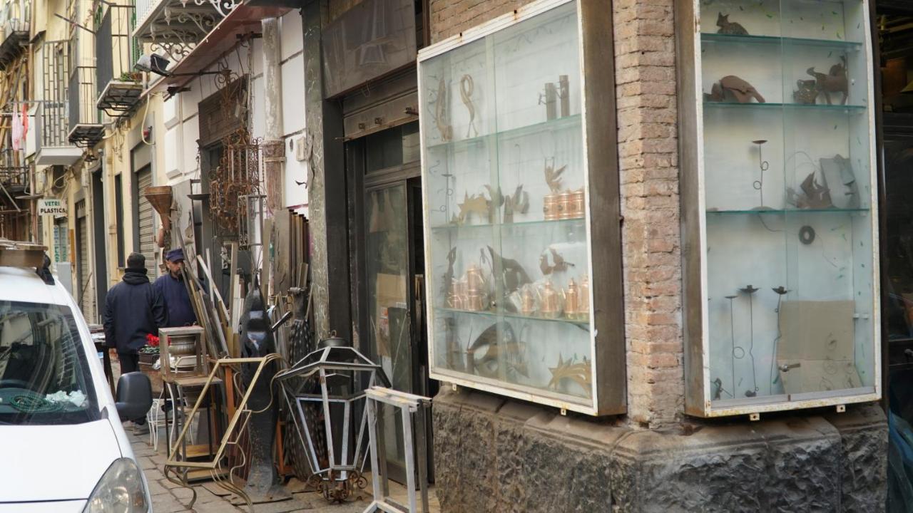 Donna Vicenza Bed & Breakfast Napoli Bagian luar foto